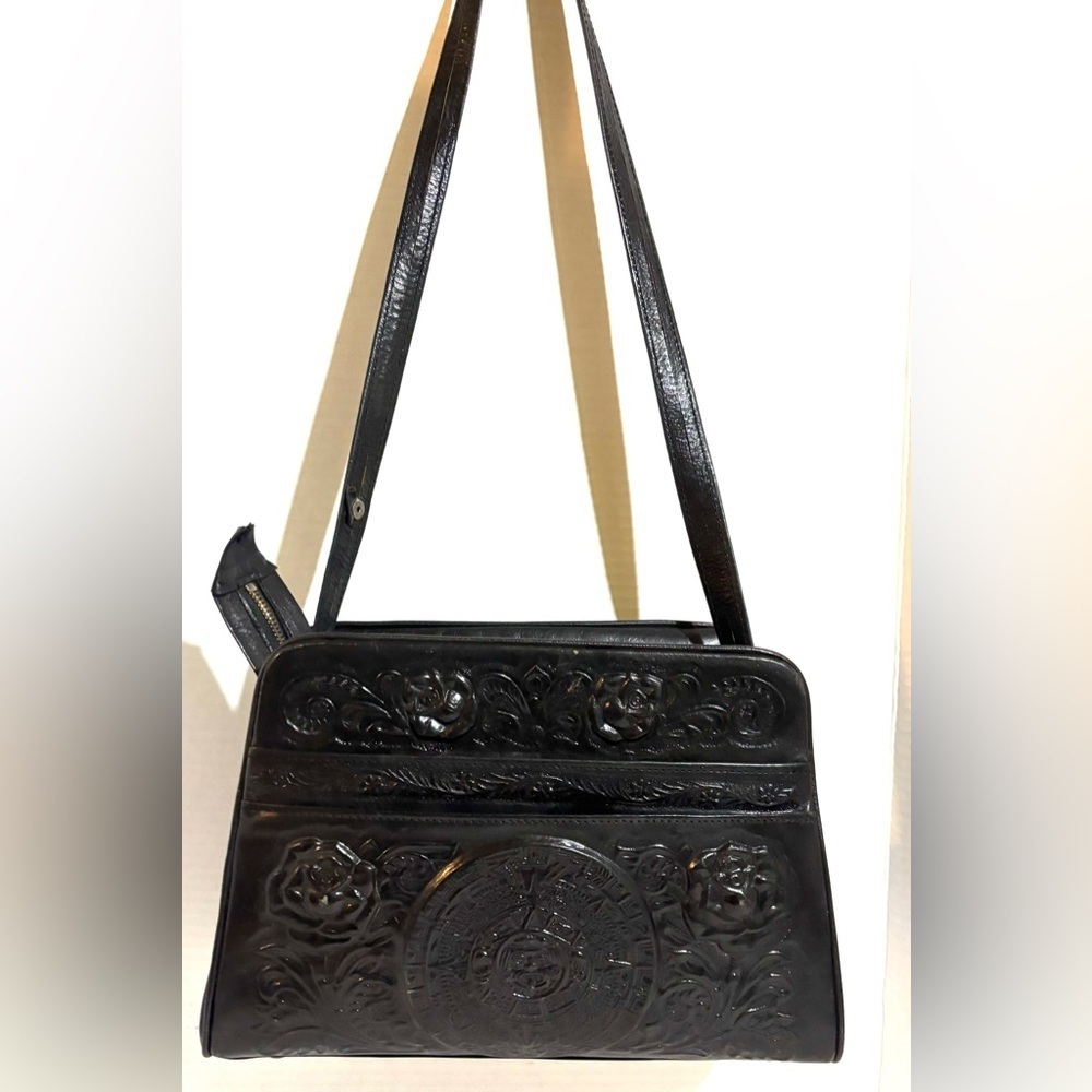 Vintage Elegant Black Leather Handbag